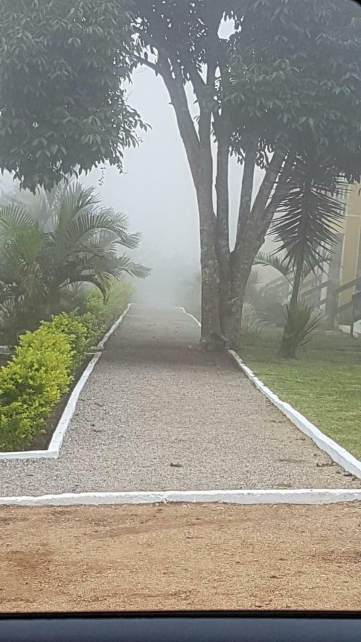 Flat Condominio Paraiso Serra Negra بيزيروس المظهر الخارجي الصورة